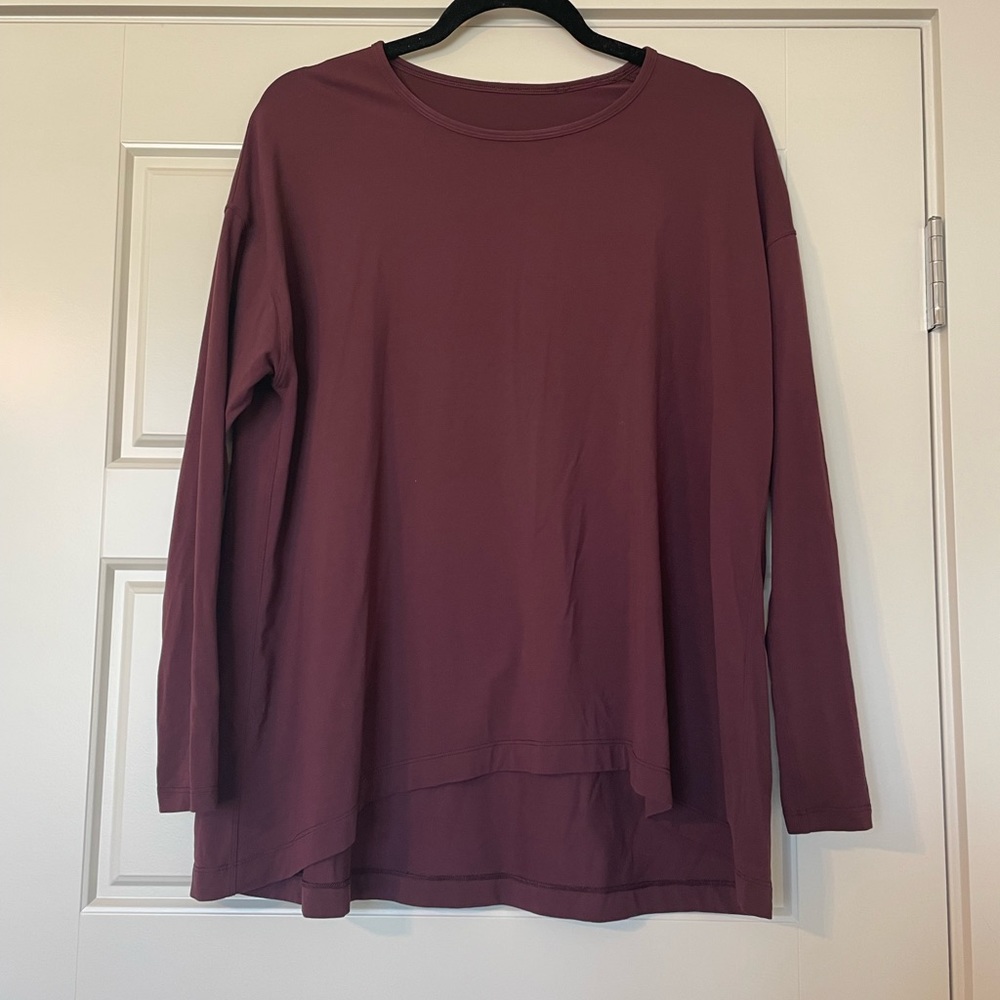 Lululemon nulu long sleeve hi low top